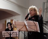 Mystis e Aima nella performance “Il suono delle parole e delle lingue”, 13 gennaio 2018, Spazio Tadini Milano (foto: Silvia Pio)